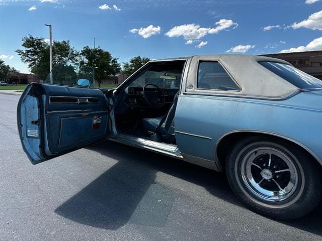 1976 Buick Riviera thumbnail 28