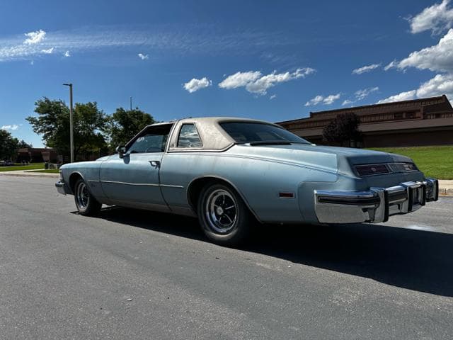 1976 Buick Riviera thumbnail 9