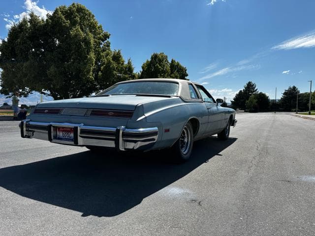 1976 Buick Riviera thumbnail 10