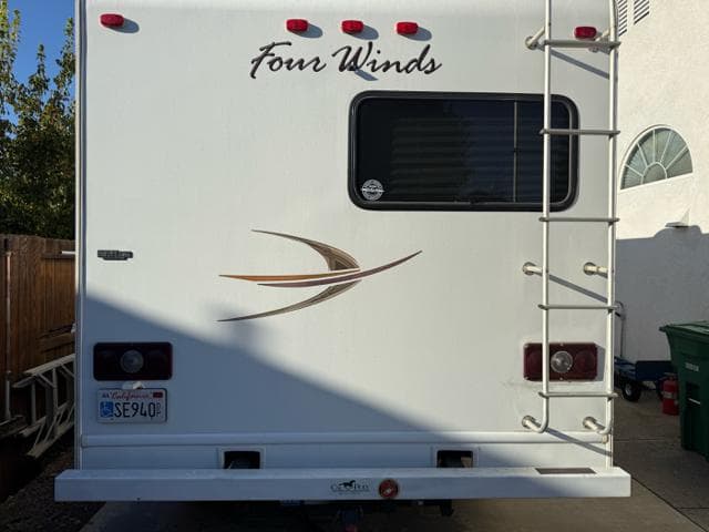 2012 Ford Thor Four Winds thumbnail 4