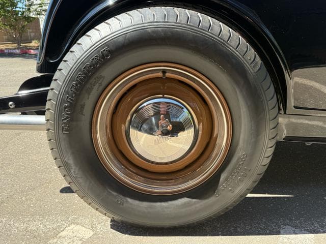 1932 Ford Roadster thumbnail 9
