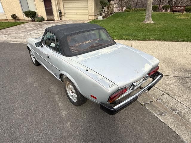 1981 Fiat 124 Spider thumbnail 11
