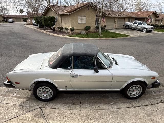 1981 Fiat 124 Spider thumbnail 9