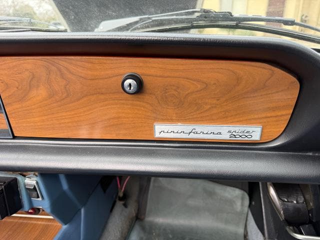 1981 Fiat 124 Spider thumbnail 23
