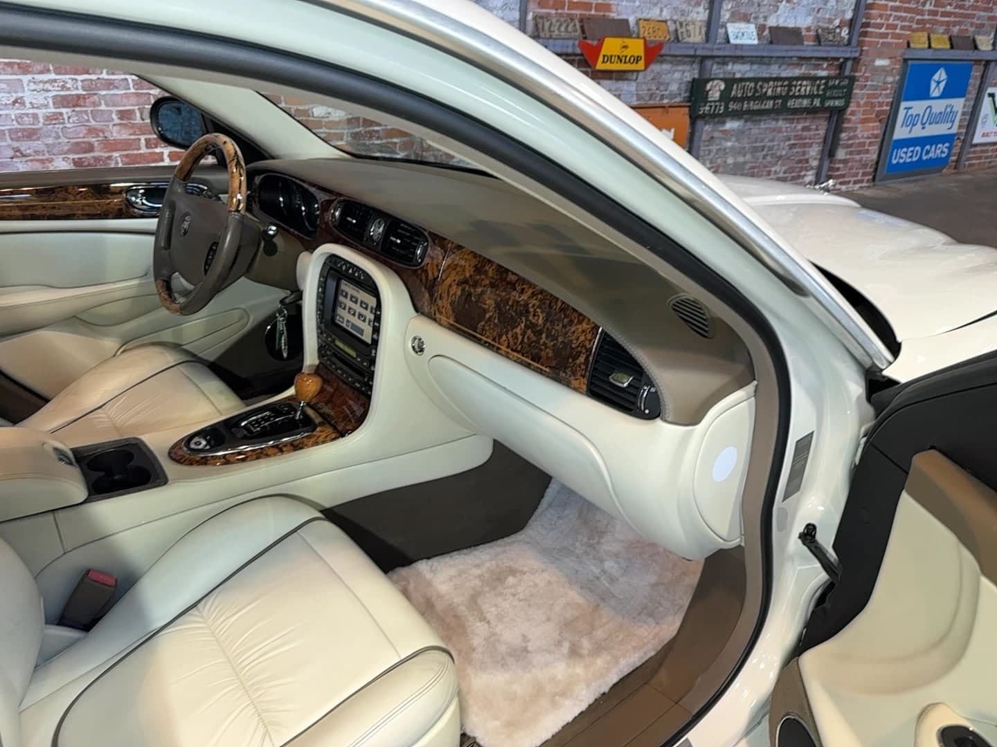 2007 Jaguar XJ Vanden Plas thumbnail 16