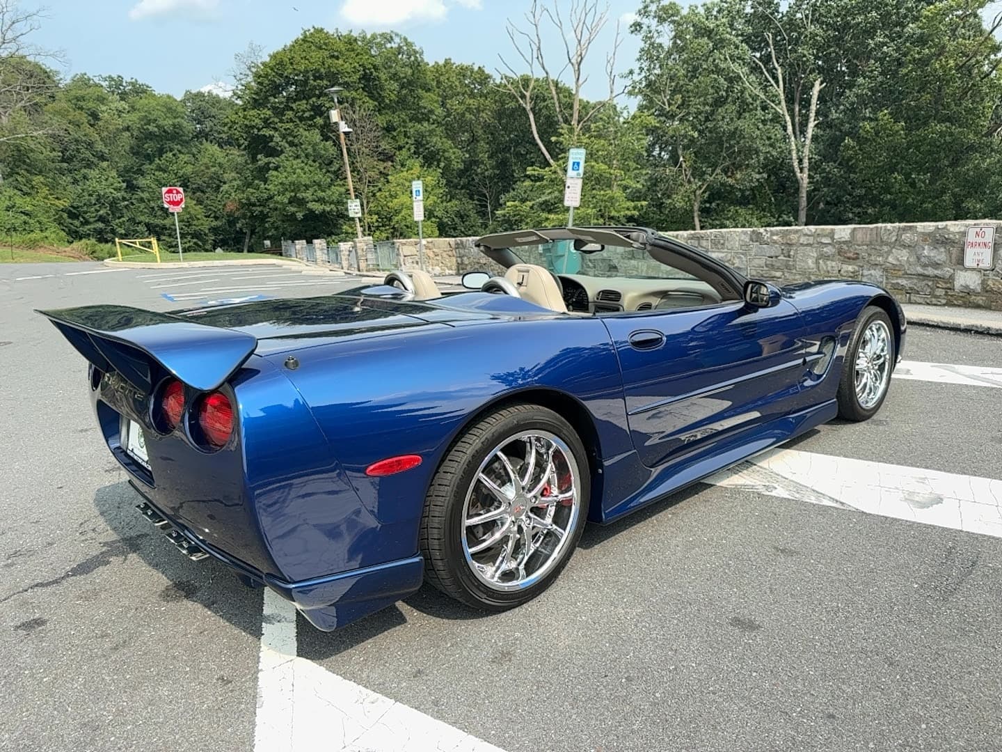 2004 Chevrolet Corvette LeMans Commemorative Edition thumbnail 4