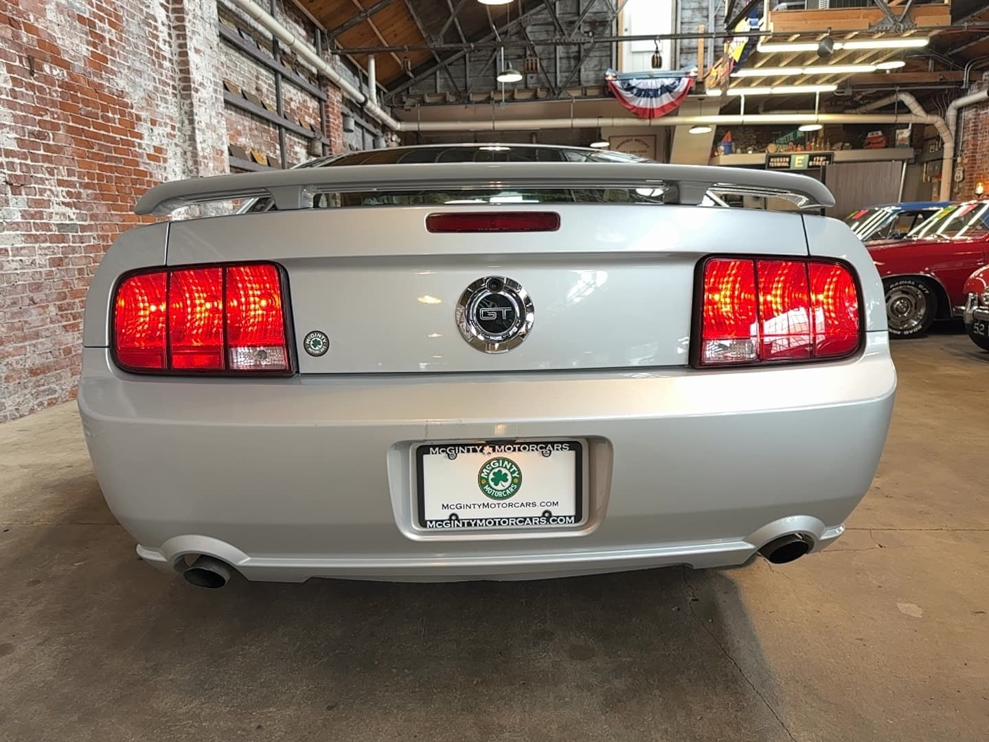2005 Ford Mustang GT Deluxe thumbnail 22