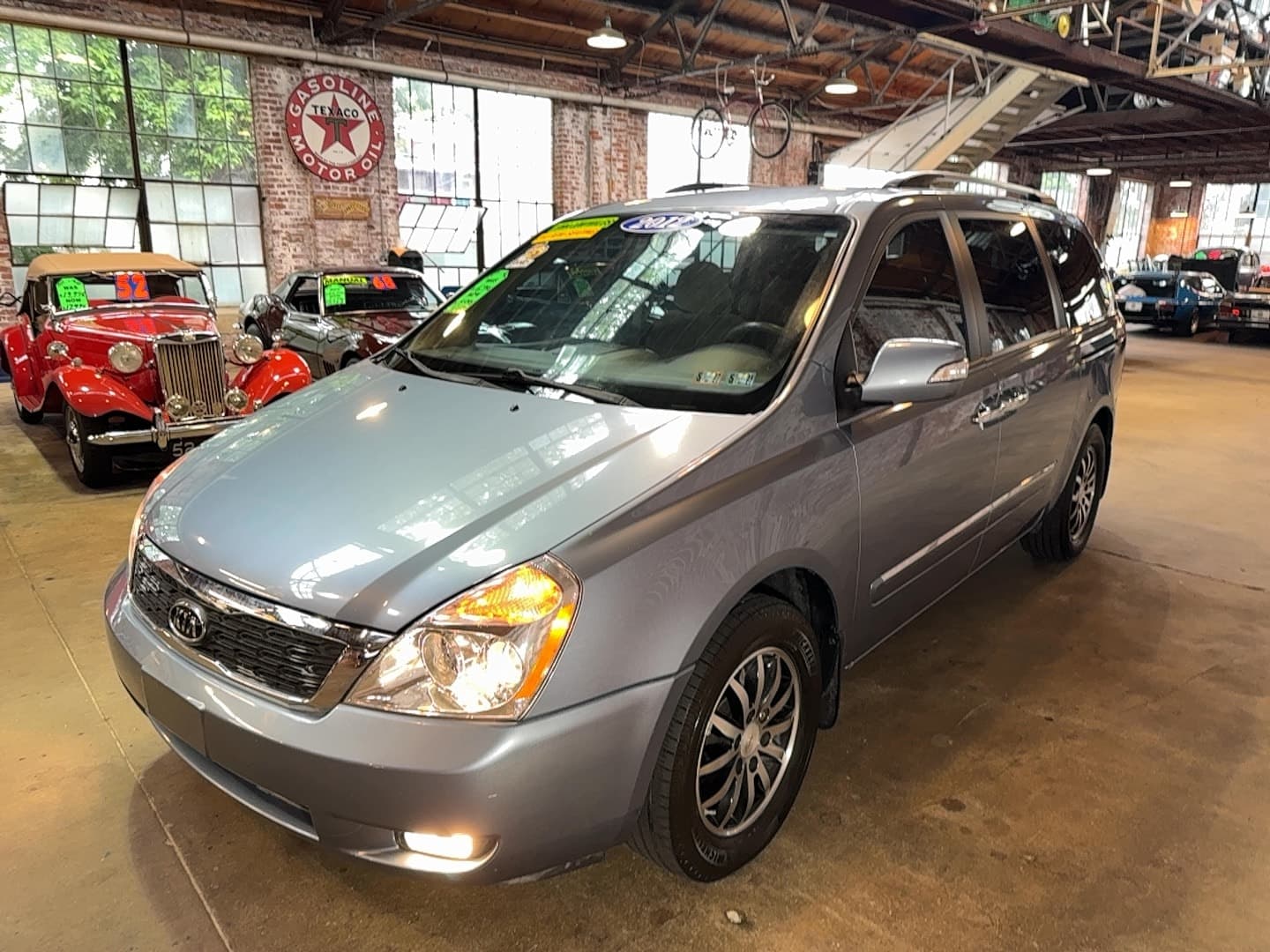 2012 Kia Sedona EX — photo 2