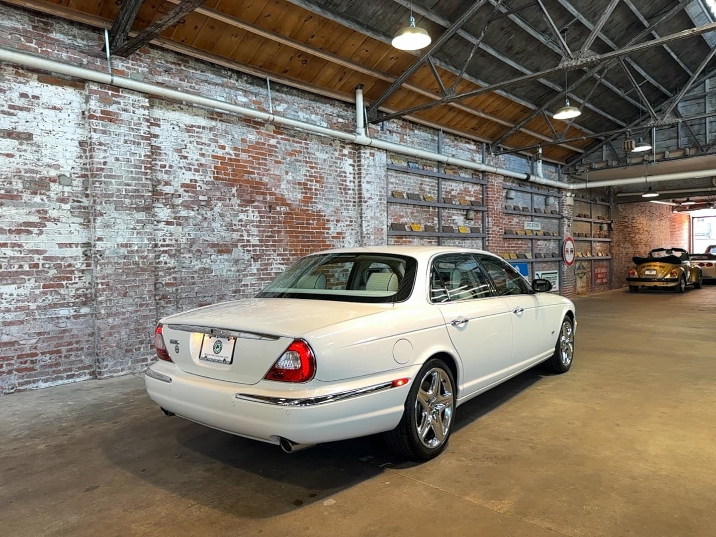 2007 Jaguar XJ Vanden Plas thumbnail 28