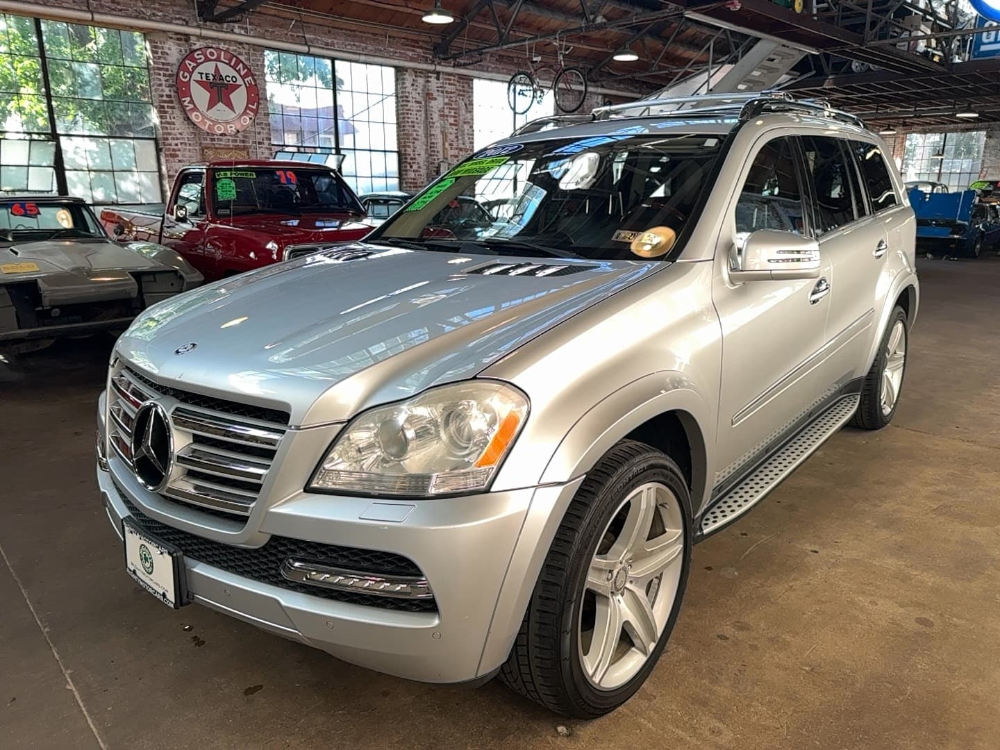 2012 Mercedes GL-Class GL 550 4MATIC — photo 2