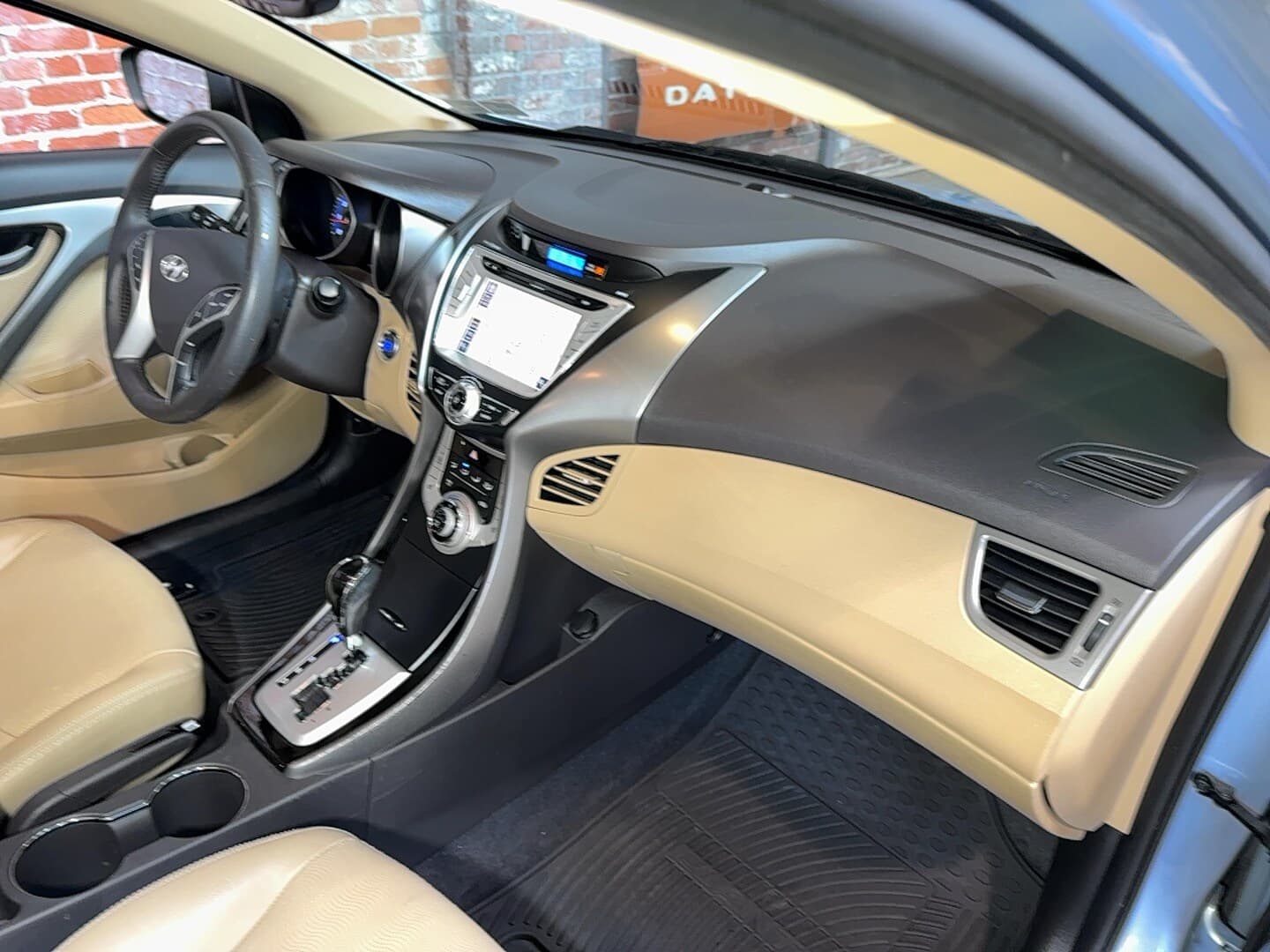 2012 Hyundai Elantra Limited thumbnail 16