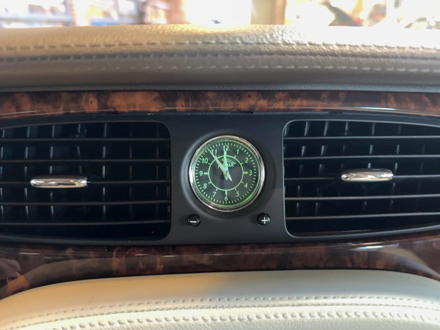 2007 Jaguar XJ Vanden Plas thumbnail 4