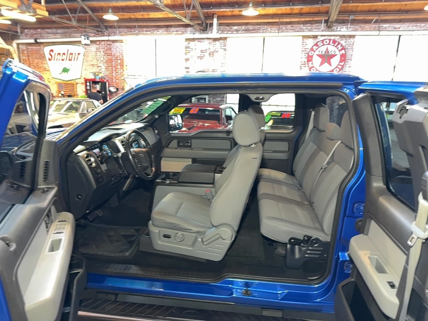 2013 Ford F-150 XLT thumbnail 3