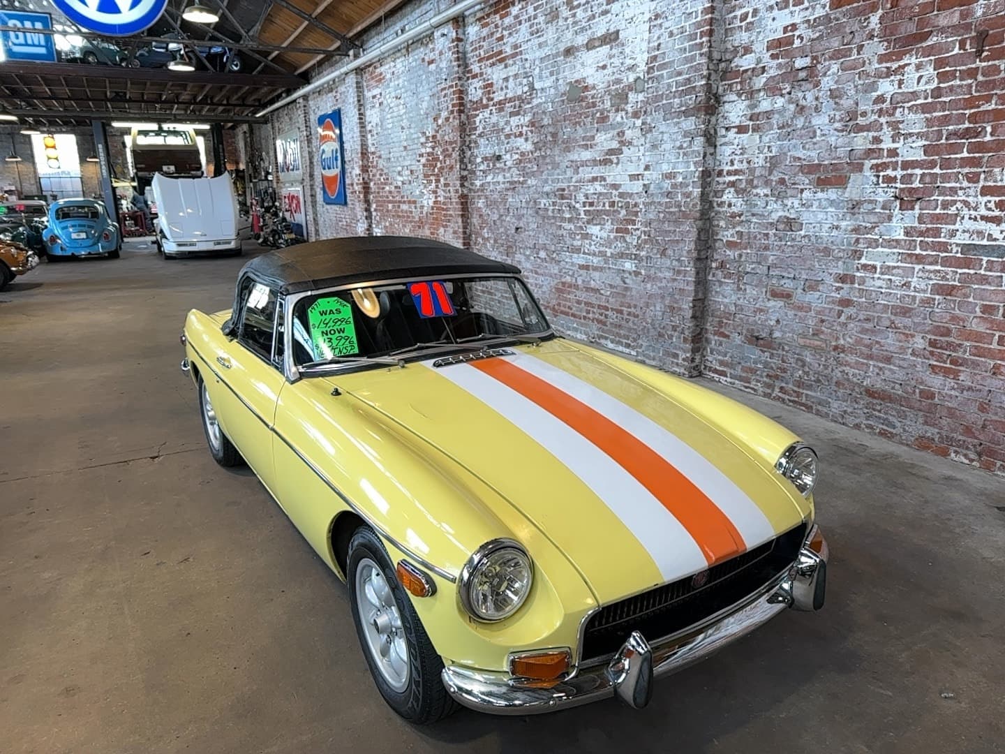 1971 MG MGB Roadster thumbnail 3