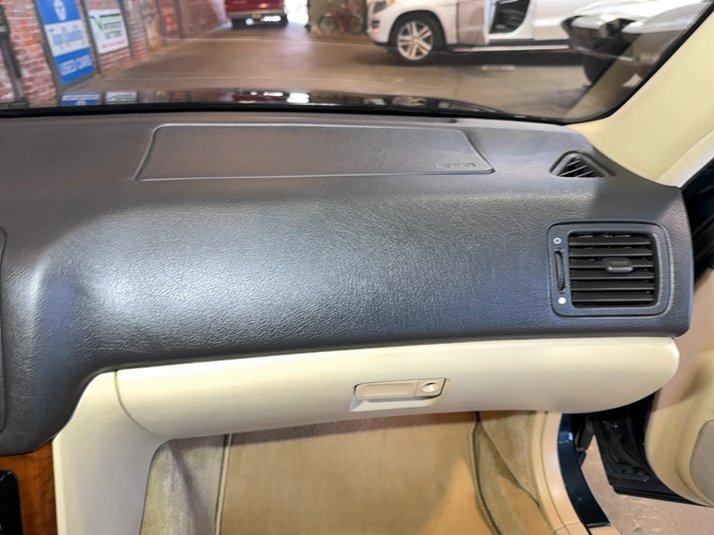 1992 Acura Legend LS thumbnail 15