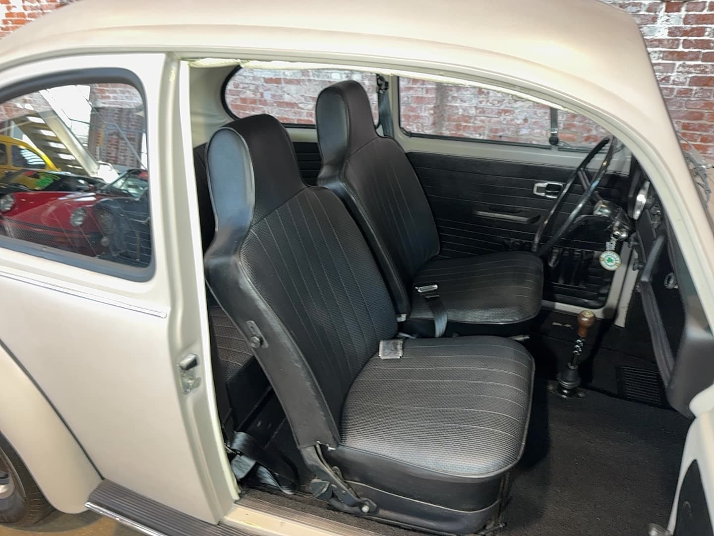 1971 Volkswagen Super Beetle Hatchback thumbnail 11