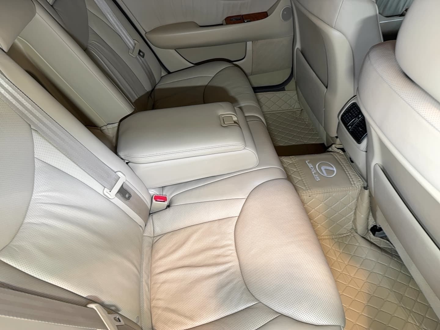 2006 Lexus LS 430 thumbnail 16