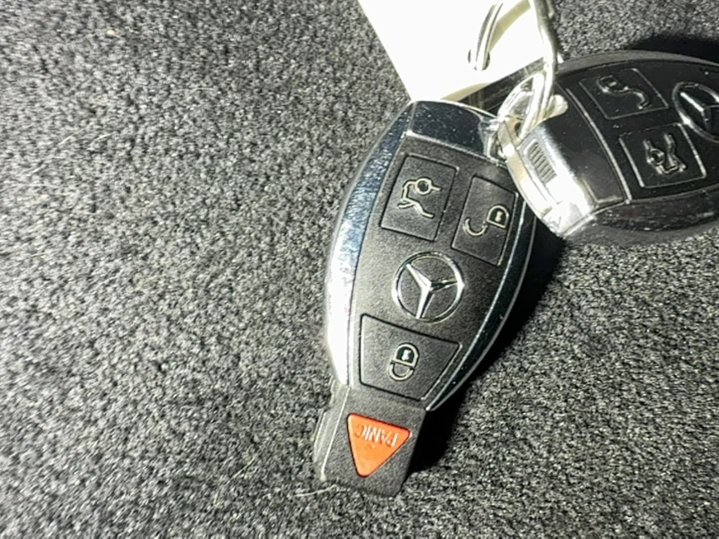 2012 Mercedes GL-Class GL 550 4MATIC thumbnail 23