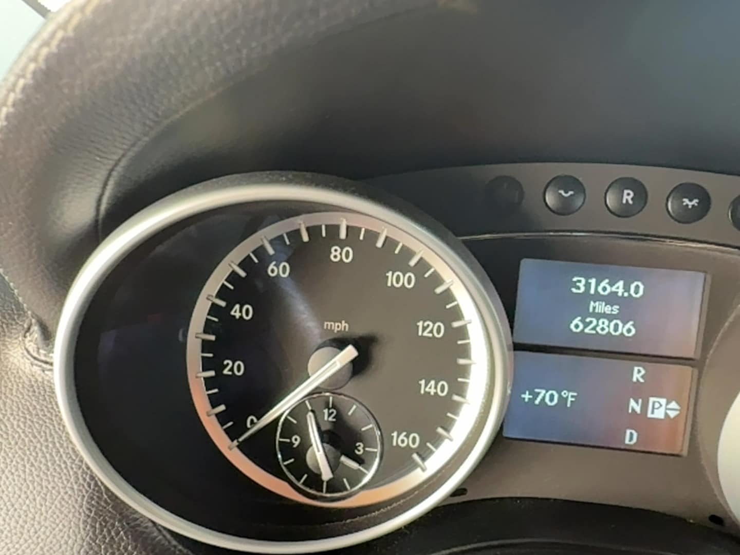 2012 Mercedes GL-Class GL 550 4MATIC thumbnail 4