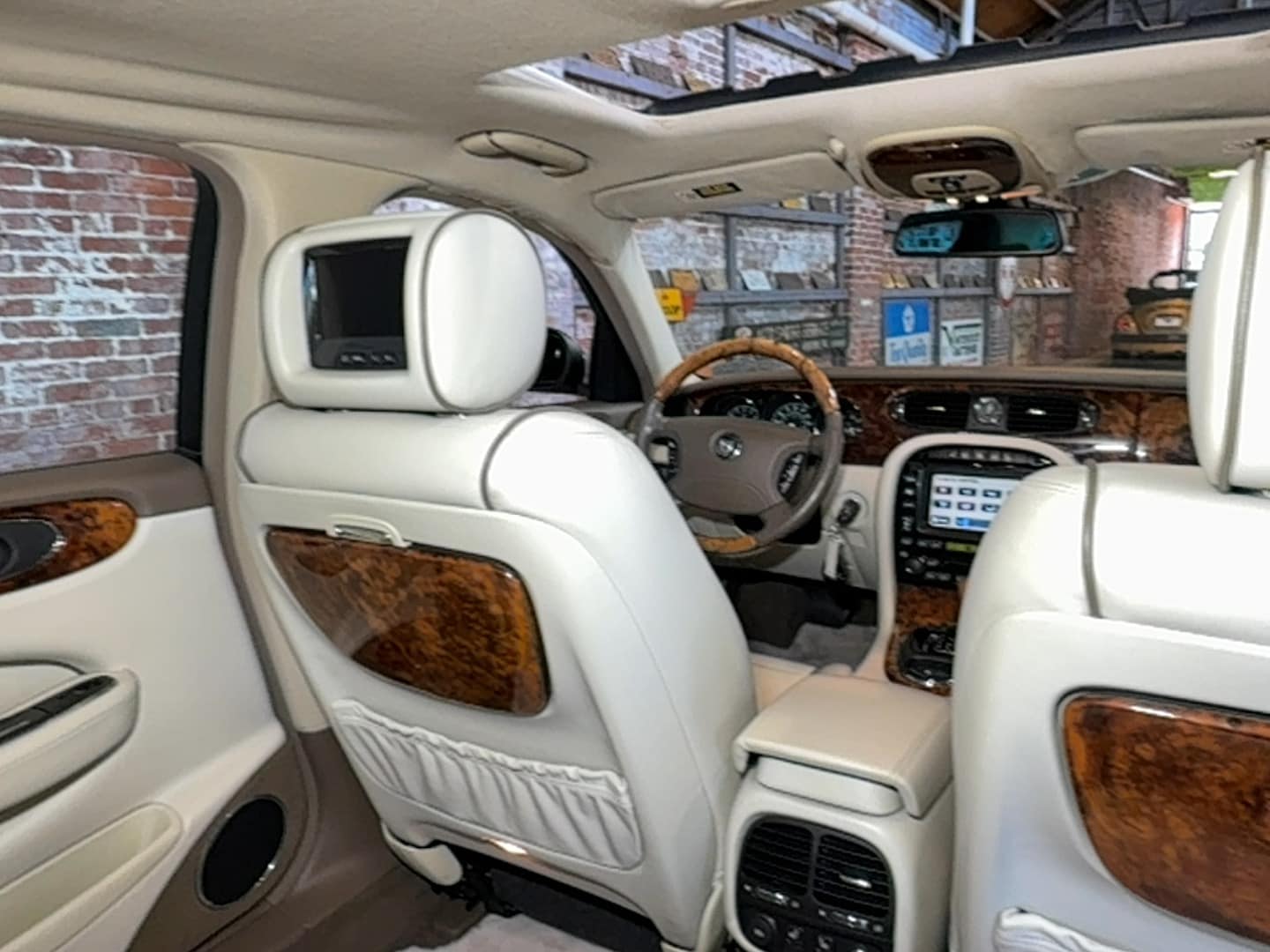 2007 Jaguar XJ Vanden Plas thumbnail 15