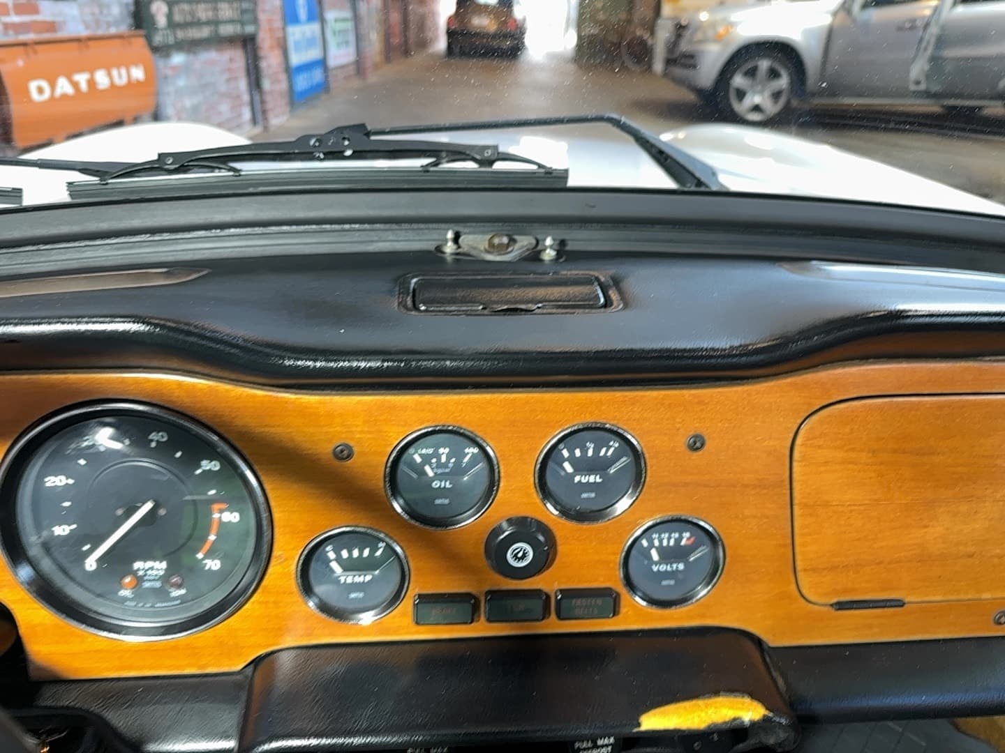 1976 Triumph TR6 thumbnail 7