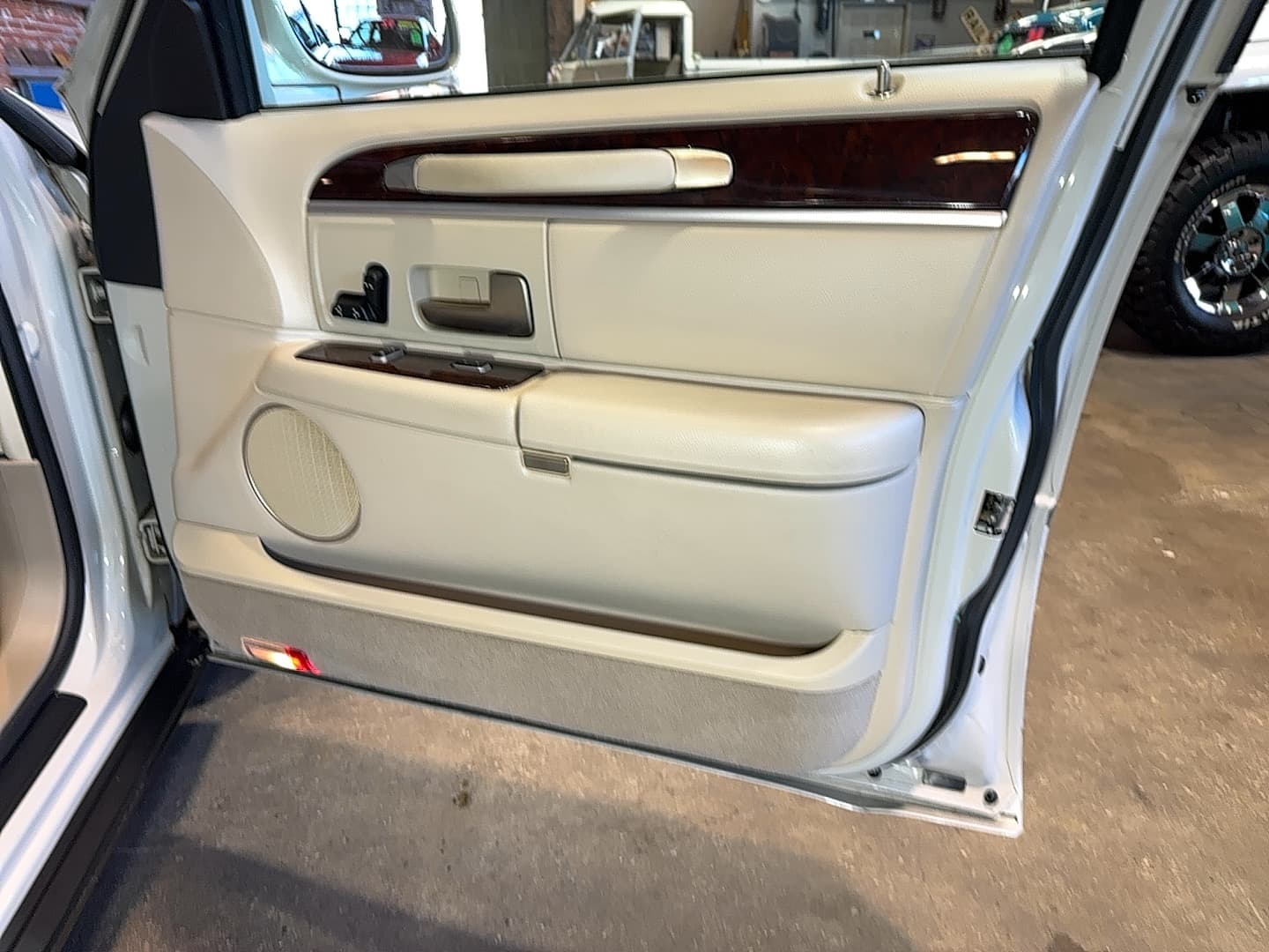 2007 Lincoln Town Car Signature thumbnail 19