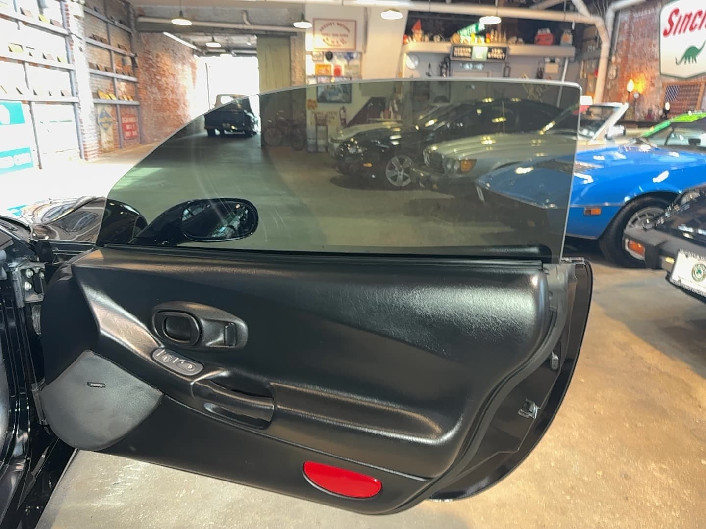1998 Chevrolet Corvette Base thumbnail 10