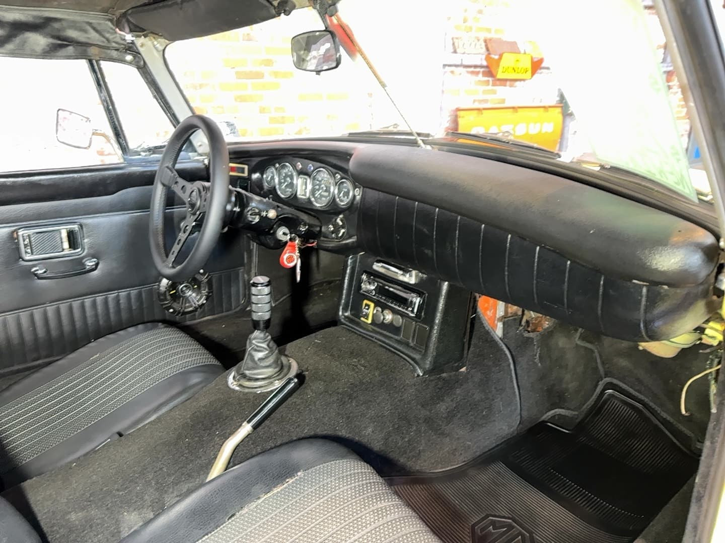 1971 MG MGB Roadster thumbnail 13