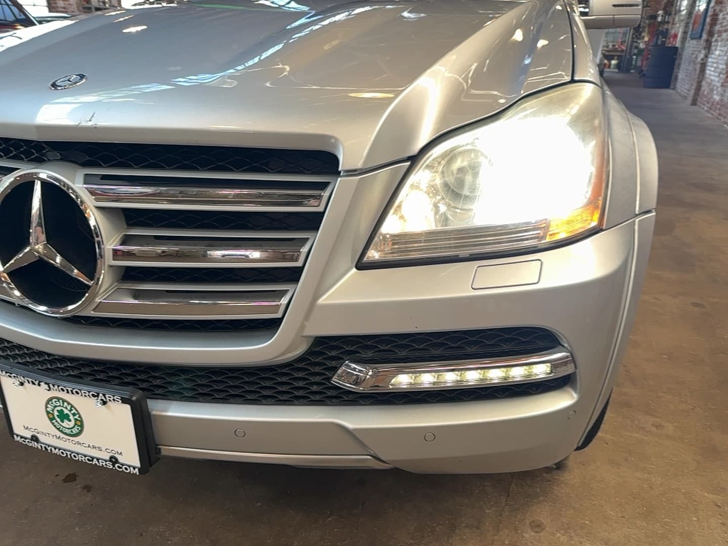 2012 Mercedes GL-Class GL 550 4MATIC thumbnail 24