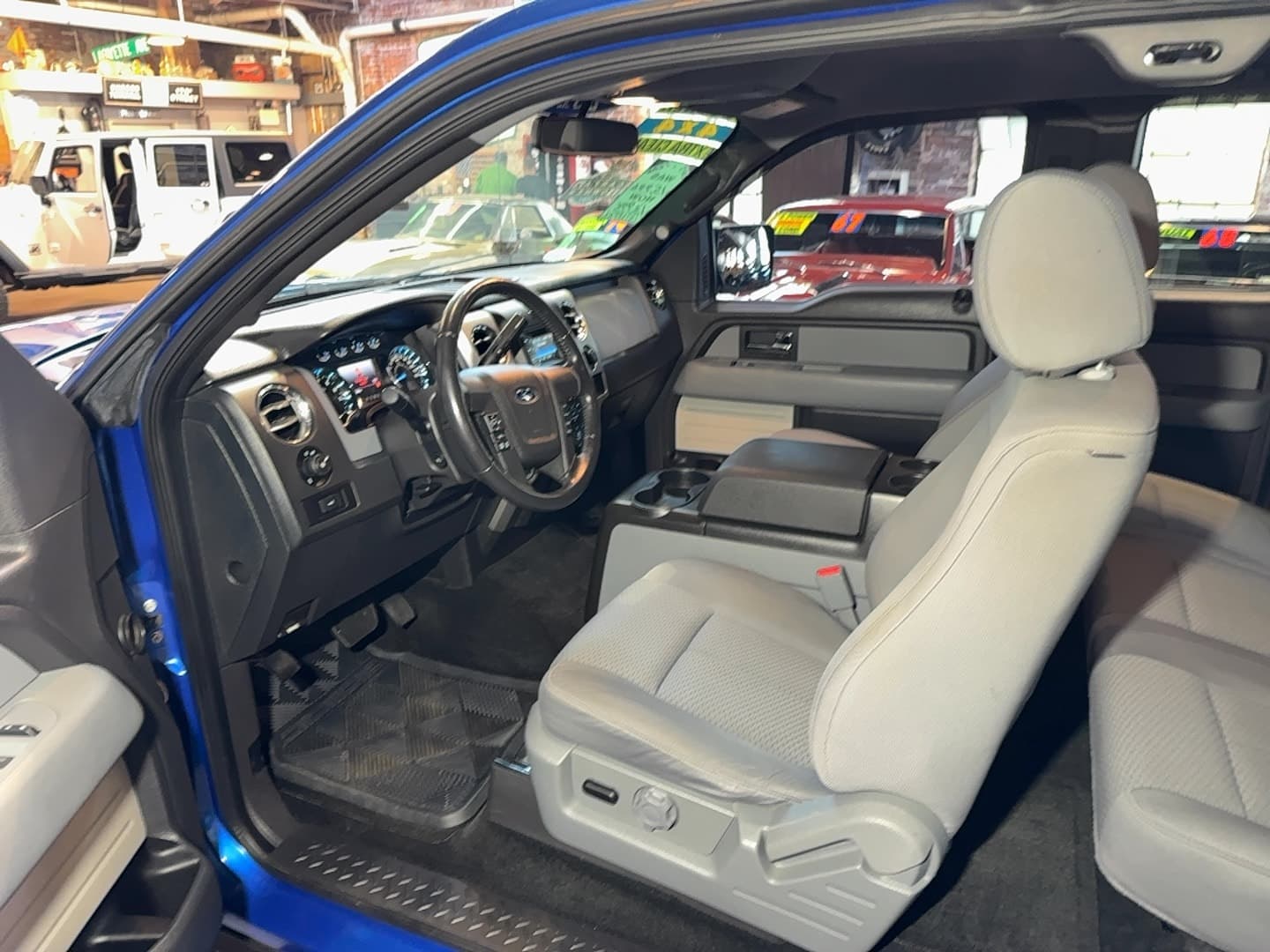2013 Ford F-150 XLT thumbnail 4