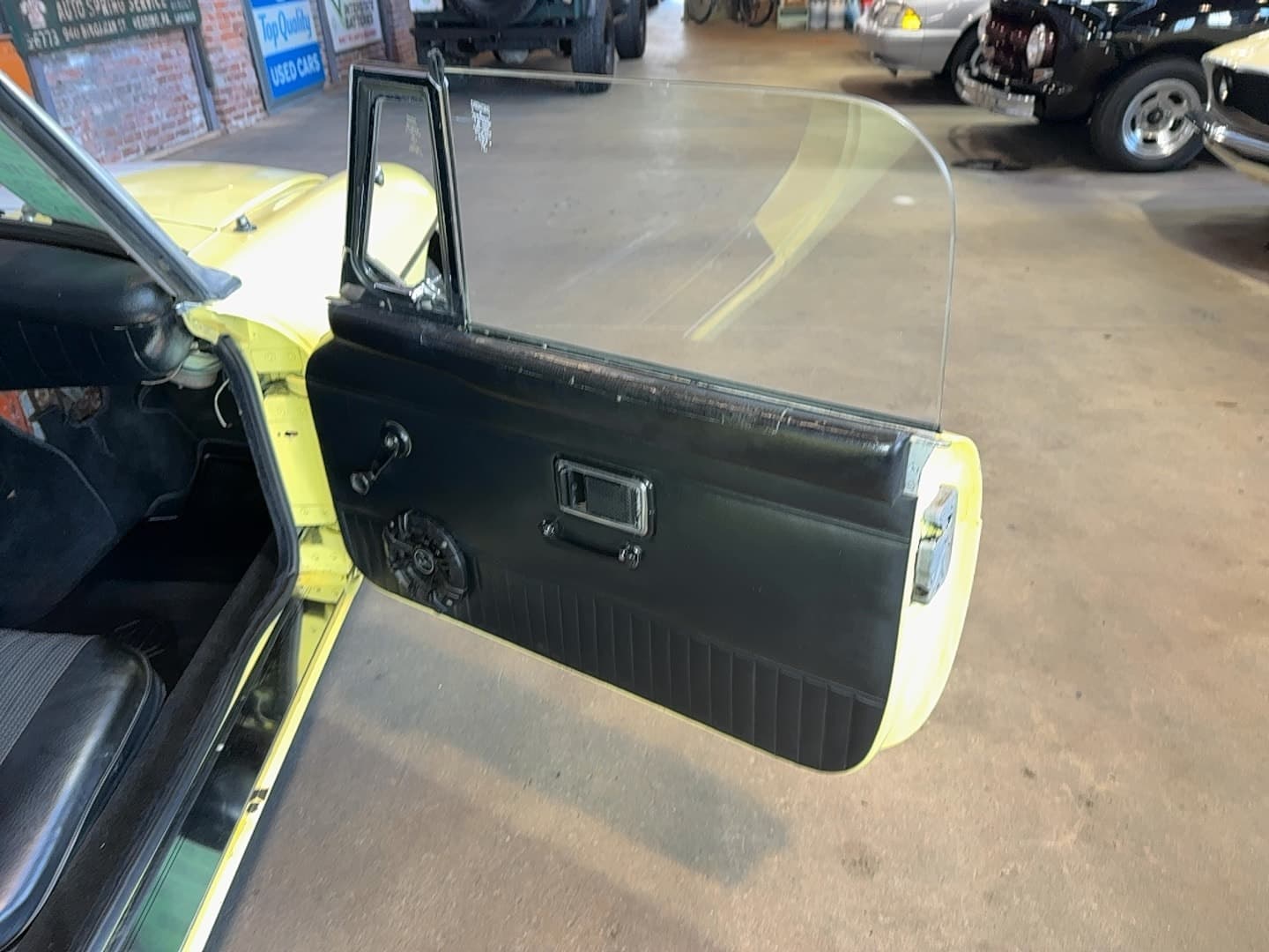 1971 MG MGB Roadster thumbnail 9