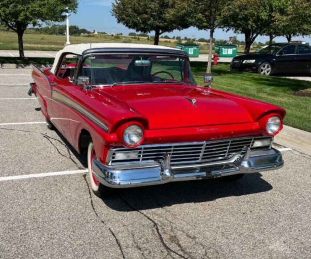 1957 Ford Fairlane 500 Sunliner thumbnail 4