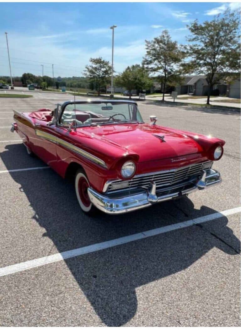 1957 Ford Fairlane 500 Sunliner thumbnail 16