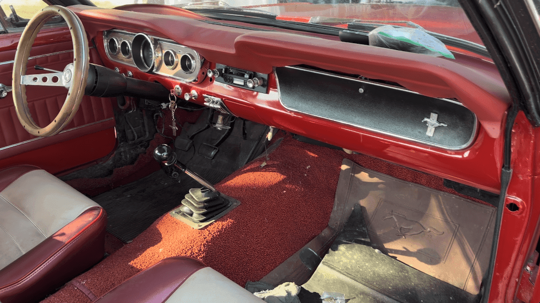 1965 Ford Mustang thumbnail 10