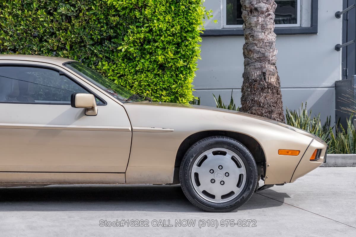 1983 Porsche 928S thumbnail 5