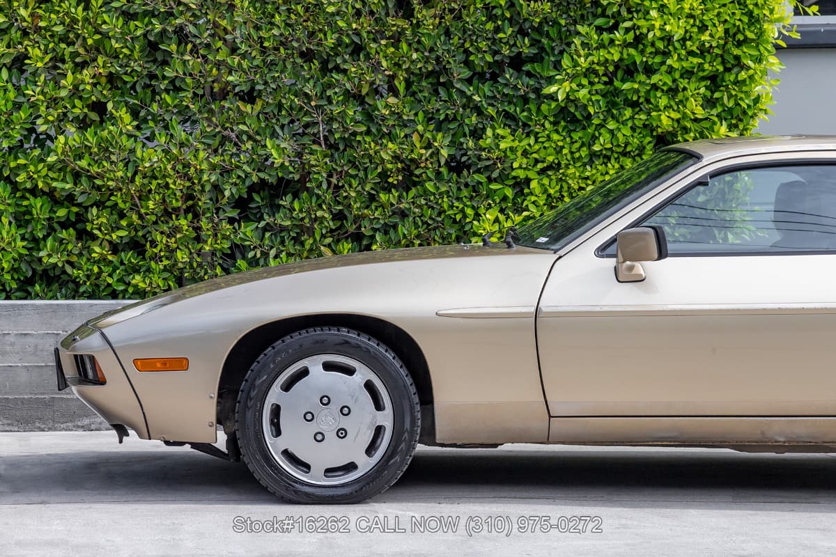 1983 Porsche 928S thumbnail 6