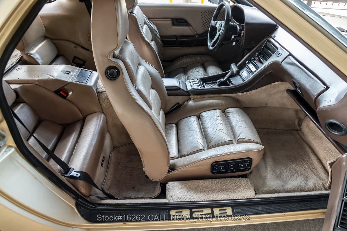 1983 Porsche 928S thumbnail 10