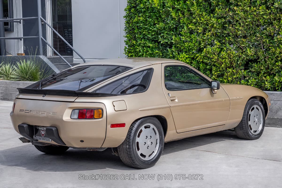 1983 Porsche 928S thumbnail 3