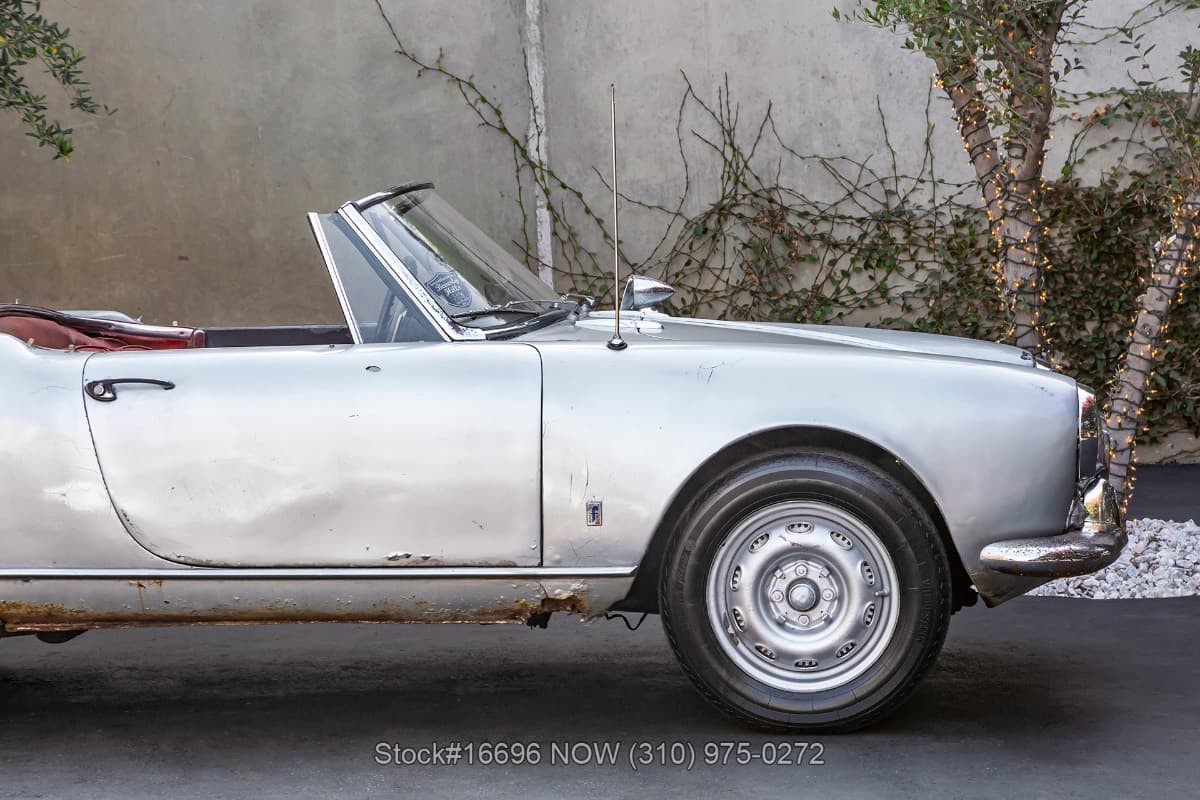 1963 Alfa Romeo Giulietta Spider thumbnail 13