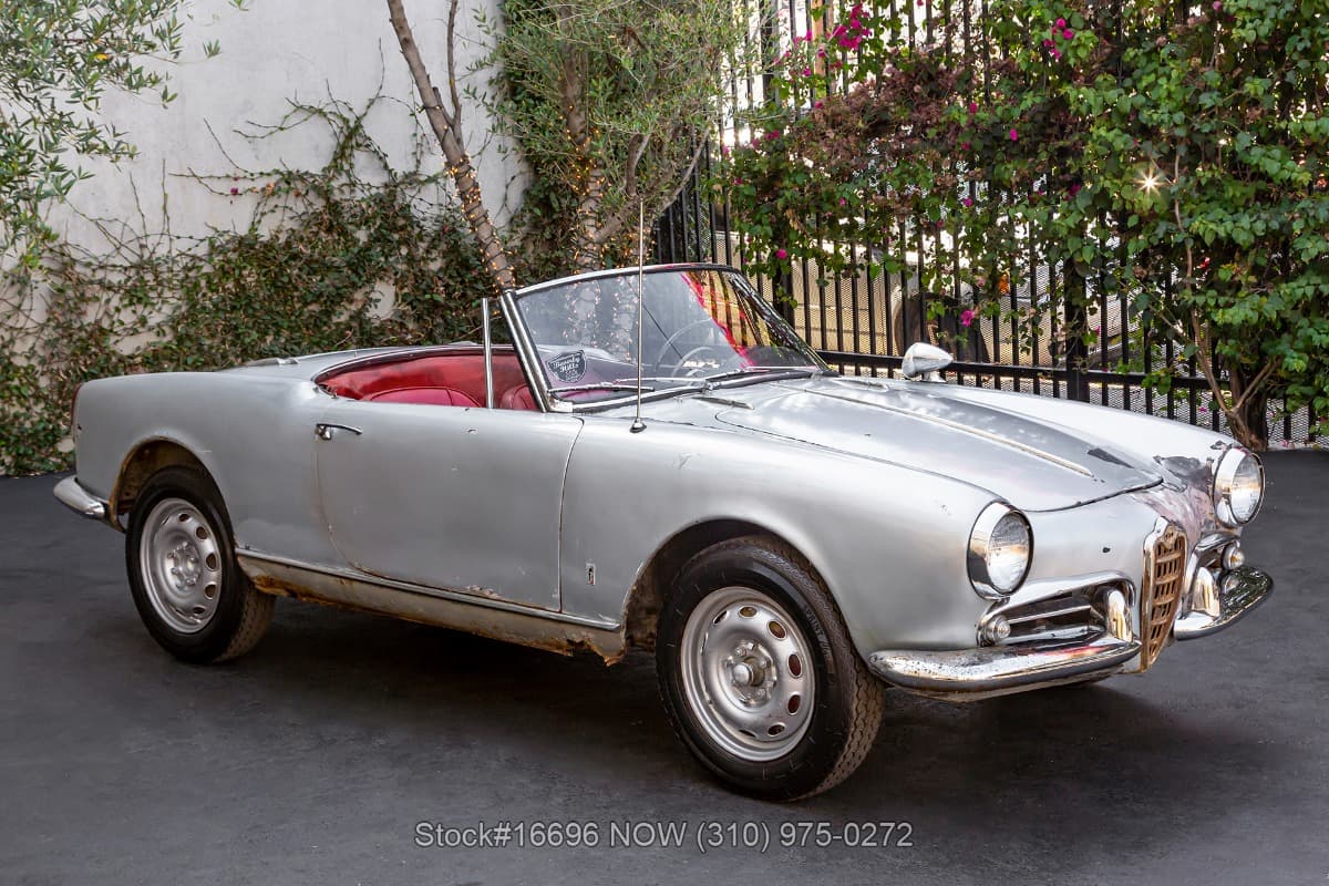 1963 Alfa Romeo Giulietta Spider thumbnail 3