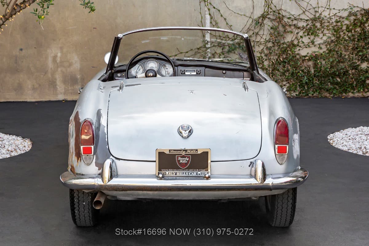 1963 Alfa Romeo Giulietta Spider thumbnail 5