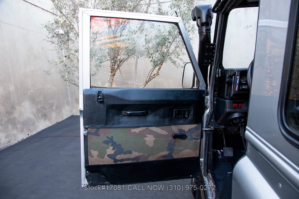 1995 Land Rover Defender 90 thumbnail 12