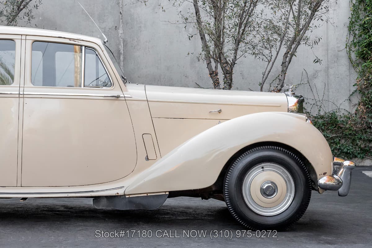 1953 Bentley R-Type Saloon Left-Hand-Drive thumbnail 7