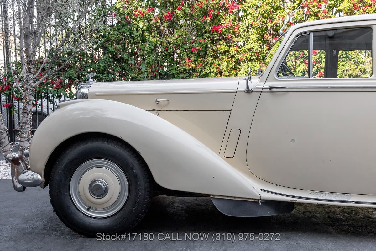 1953 Bentley R-Type Saloon Left-Hand-Drive thumbnail 8