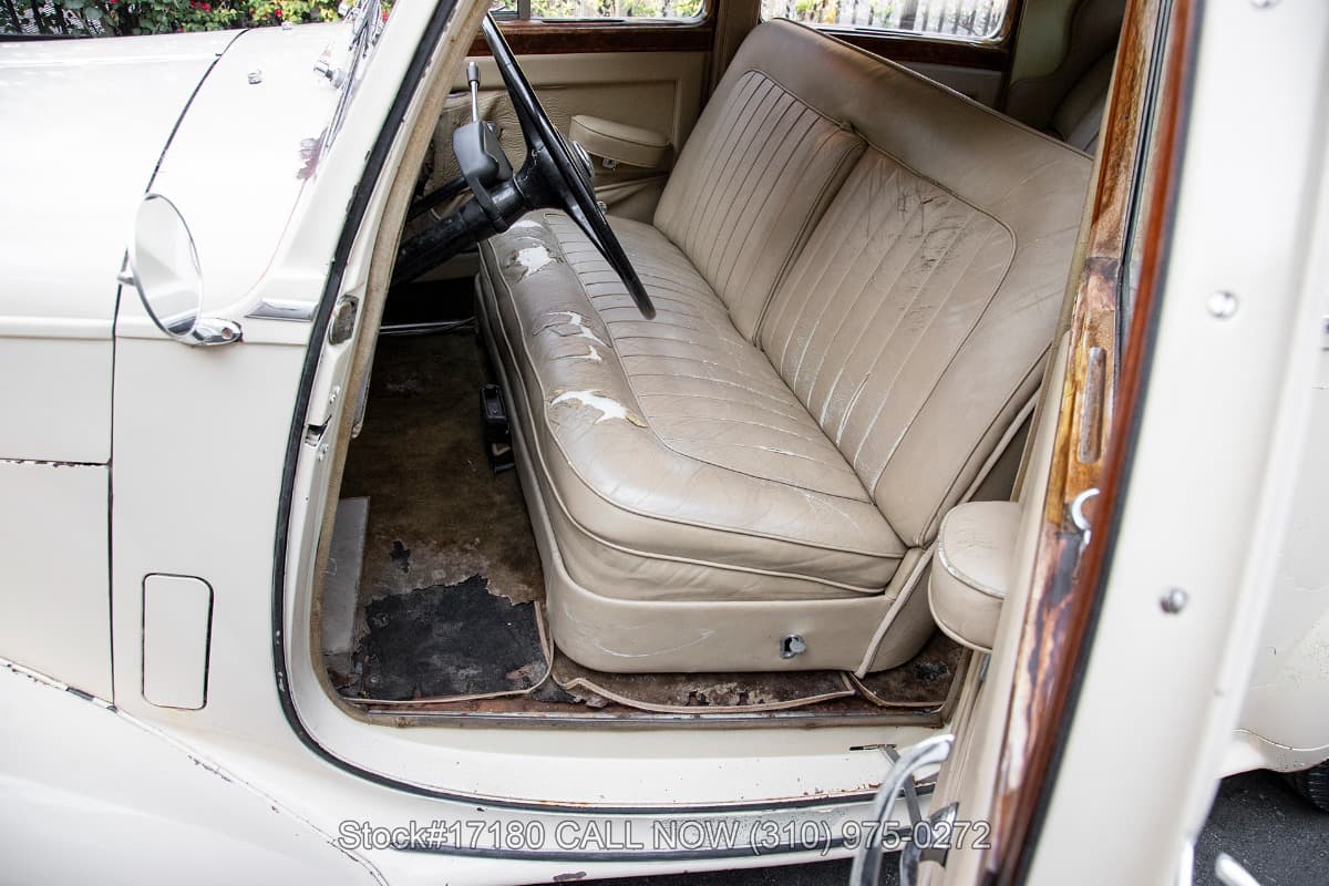 1953 Bentley R-Type Saloon Left-Hand-Drive thumbnail 10