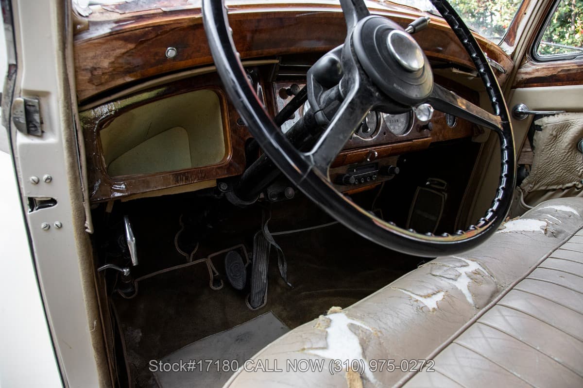 1953 Bentley R-Type Saloon Left-Hand-Drive thumbnail 11