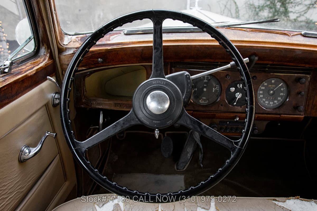 1953 Bentley R-Type Saloon Left-Hand-Drive thumbnail 12