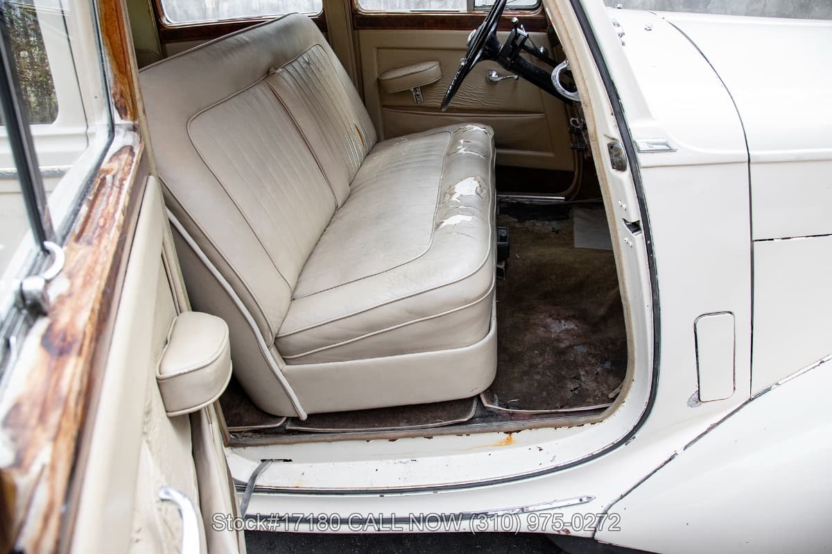1953 Bentley R-Type Saloon Left-Hand-Drive thumbnail 17