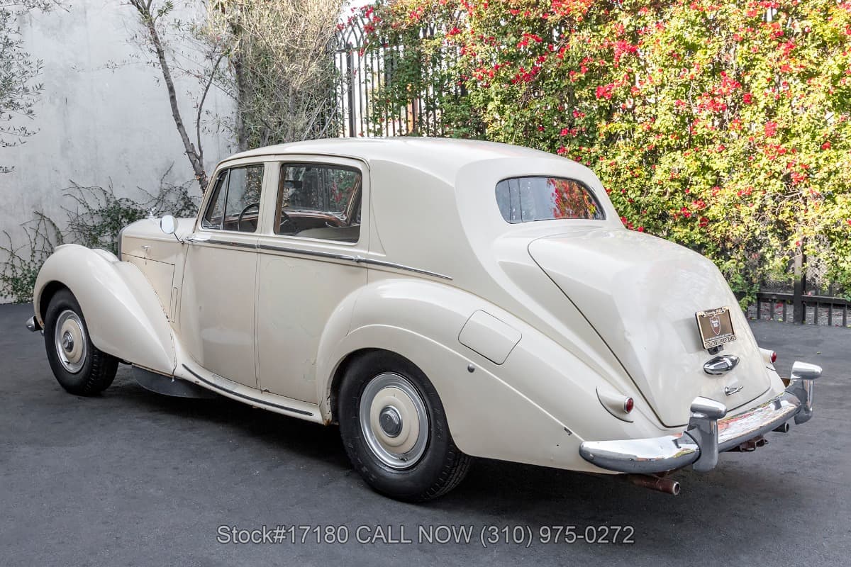 1953 Bentley R-Type Saloon Left-Hand-Drive thumbnail 5