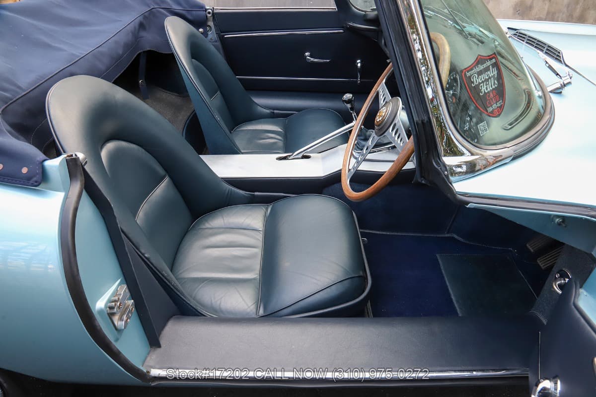 1962 Jaguar XKE Series I Flat Floor Roadster Right-Hand-Drive thumbnail 18